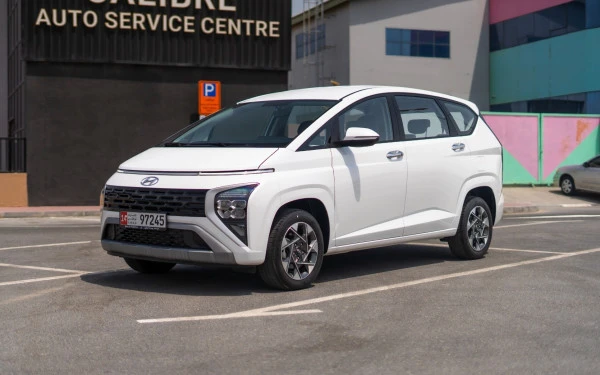 White Hyundai Stargazer, 2024